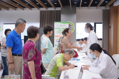 上海市第六人民醫院臨床營養科舉辦社區義診健康咨詢活動